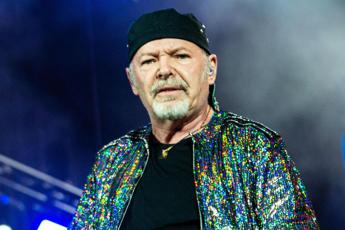 Si mette ​in “malattia” per Vasco Rossi: il concerto gli costa il posto di lavoro.